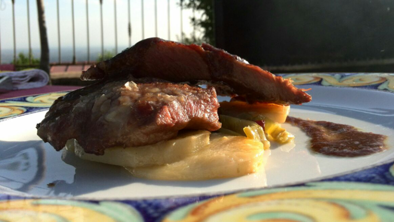 Secreto ibérico con vinagreta de higos