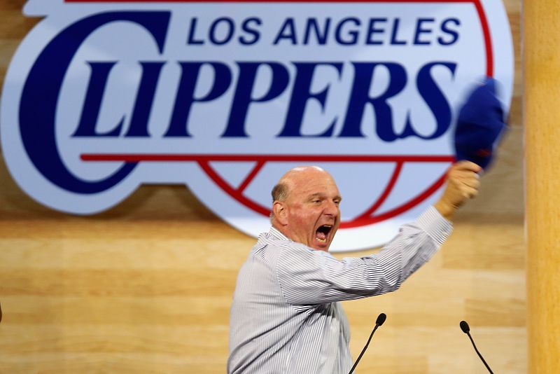 Ballmer abandona por completo Microsoft para dedicarse a su equipo de la NBA y la docencia