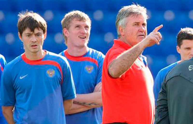 Hiddink vuelve a cruzarse en el camino