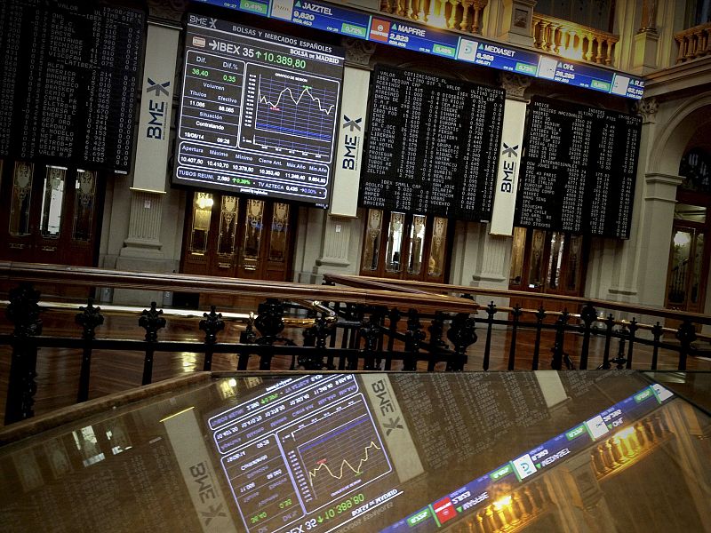 El IBEX 35 sube un 0,33% y recupera los 10.400