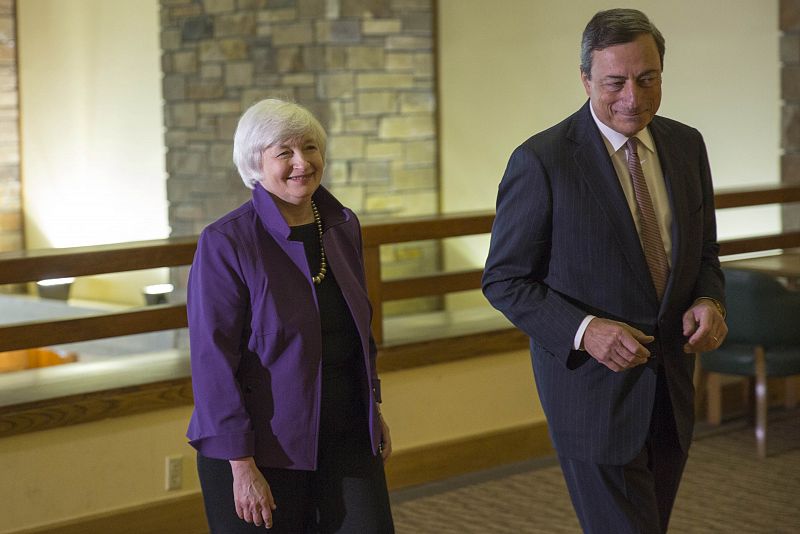 Draghi: El BCE está preparado para tomar medidas adicionales para impulsar la demanda
