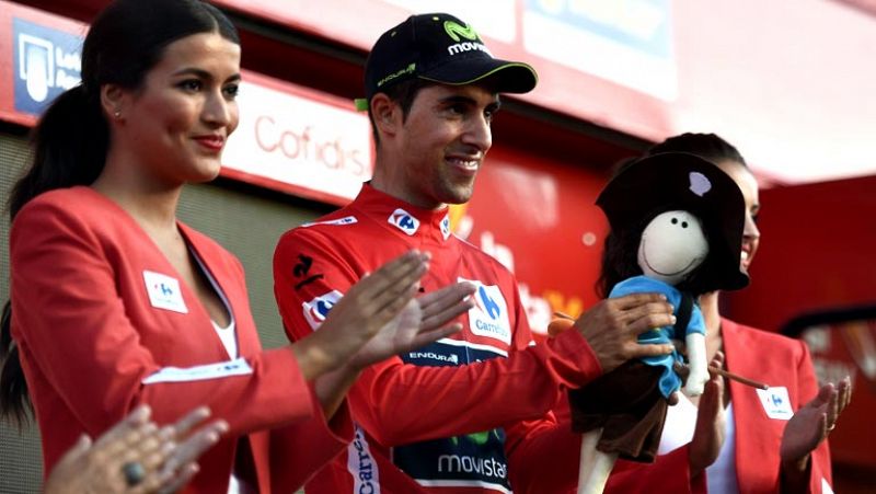 Movistar vence la crono por equipos y viste a Castroviejo de líder de la Vuelta