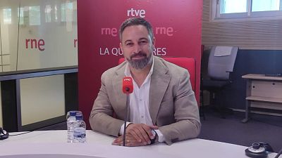 Las Mañanas de RNE con Íñigo Alfonso - Santiago Abascal (Vox): "Feijóo pretende derogar el sanchismo pactando con Sánchez. Parece una contradicción" - Escuchar ahora Las Mañanas de RNE con Íñigo Alfonso - Santiago Abascal (Vox): "Feijóo pretende derogar el sanchismo pactando con Sánchez. Parece una contradicción" - Escuchar ahora