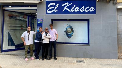 La administración de lotería 'El Kiosco' en La Torre, Valencia, se convierte en un símbolo de esperanza