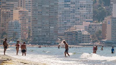 Abril vuelve a superar el récord de calor y pasa a ser el undécimo mes consecutivo con temperaturas extremas