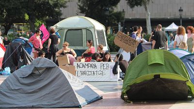 L'acampada per l'habitatge guanya força amb noves crides