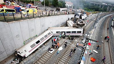 Al menos 78 muertos y más de 140 heridos al descarrilar un tren en Santiago de Compostela