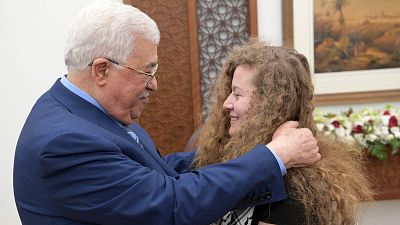 La adolescente palestina Ahed Tamimi sale de prisión tras su condena por abofetear a un soldado israelí