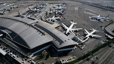 El Aeropuerto JFK de Nueva York cesa temporalmente sus operaciones por la falta de personal por el cierre del Gobierno
