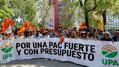 Cientos de agricultores protestan para pedir un presupuesto "firme" para la próxima Política Agraria Común