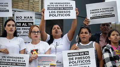 Albares informa de que Venezuela liberó a tres presos españoles el lunes