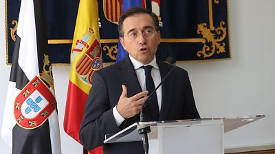 El Gobierno asegura que colabora con Marruecos para retornar a quienes accedieron a Ceuta - Telediario 2 | Ver El Gobierno asegura que colabora con Marruecos para retornar a quienes accedieron a Ceuta - Telediario 2 | Ver