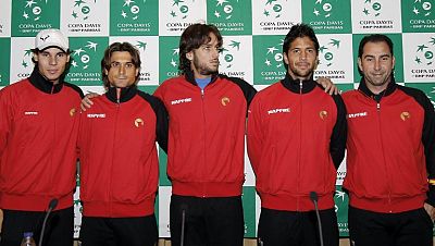 En la cuenta atrás para la final de Sevilla, hoy han hablado los protagonistas...El capitán del equipo español, Albert Costa, ha dicho que tiene el equipo totalmente definido independientemente de lo que hagan los argentinos. Rafa Nadal, por su parte