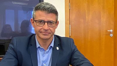 El alcalde de Almussafes asegura que seguirá en el cargo: "Mi compromiso con los vecinos es firme"