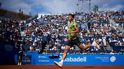 Alcaraz pasa por encima de Borges en su debut en Barcelona