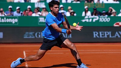 Alcaraz solventa dudas ante Etcheverry y avanza a los cuartos de final en Montecarlo Alcaraz solventa dudas ante Etcheverry y avanza a los cuartos de final en Montecarlo