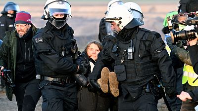 La policía alemana detiene a Greta Thunberg en una protesta contra la ampliación de una mina de carbón