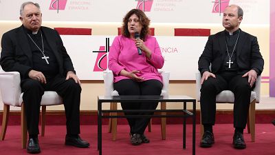 José Mazuelos, obispo de Canarias: "A alguno habría que meterle cinco días en un cayuco" para que entienda el drama