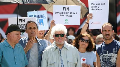 Cientos de artistas leen los nombres de los niños asesinados en Gaza durante horas en Madrid