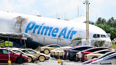 Amazon suspende sus operaciones con 21 Air tras el accidente que dejó cinco muertos en Miami Amazon suspende sus operaciones con 21 Air tras el accidente que dejó cinco muertos en Miami