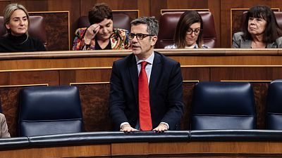 Bolaños y Álvarez de Toledo se enzarzan por la amnistía Bolaños y Álvarez de Toledo se enzarzan por la amnistía