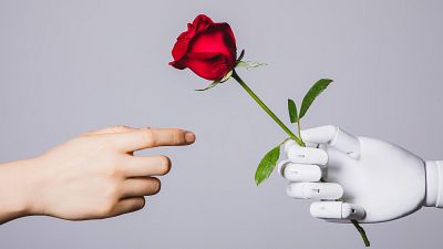 Amor entre un humà i la intel·ligència artificial: és possible? Amor entre un humà i la intel·ligència artificial: és possible?
