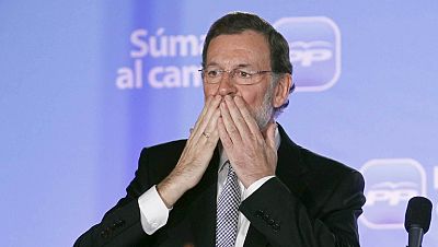 El PP arrasa con su mayor triunfo con una mayoría absoluta de 186 diputados