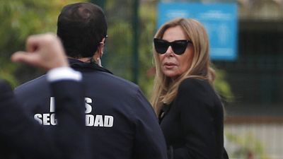 Ana Obregón, abatida, despide a su madre arropada por Alessandro Lequio
