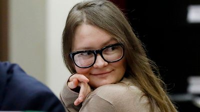 Si viste '¿Quién es Anna?' querrás saber que la verdadera Anna Sorokin acaba de salir de la cárcel