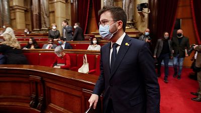 El Govern incrementará las inspecciones y pondrá un docente de refuerzo en las aulas para garantizar las clases en catalán