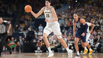 El jugador de baloncesto zaragozano Aday Mara sonríe tras ser elegido en el Draft de la NBA por los Oklahoma City Thunder.