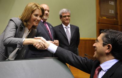 La nueva presidenta del Parlamento Vasco, Arantza Quiroga, ha dicho que "trabajará decididamente para ser la presidenta de todos" en su primer discurso.