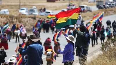 Arce llama a Morales a dialogar y dice que no le dará el gusto de "una guerra civil" en Bolivia