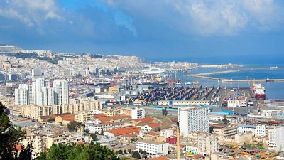 Argelia desbloquea las operaciones bancarias con España, un paso clave para retomar las relaciones comerciales