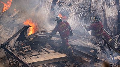 Al menos 37 muertos y casi medio centenar de heridos por una oleada de incendios en el norte de Argelia