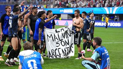 La marea albiceleste celbra el triunfo en Buenos Aires y los jugadores se acuerdan de las Malvinas La marea albiceleste celbra el triunfo en Buenos Aires y los jugadores se acuerdan de las Malvinas