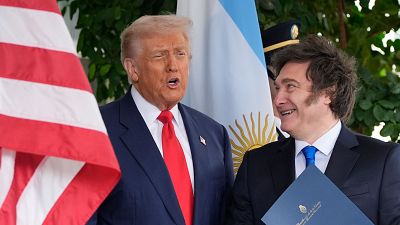 Argentina y EE.UU. firman un acuerdo de 20.000 millones de dólares para reforzar la economía del país suramericano