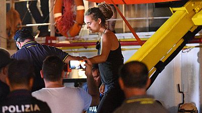 Arrestan a la capitana del barco Sea-Watch 3 tras atracar en Lampedusa sin permiso