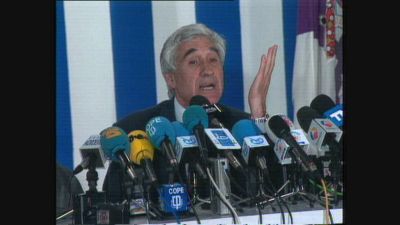 La emotiva rueda de prensa de Arsenio Iglesias tras el penalti fallado de Djukic: "Siento una gran tristeza por la gente de la calle" - ver ahora La emotiva rueda de prensa de Arsenio Iglesias tras el penalti fallado de Djukic: "Siento una gran tristeza por la gente de la calle" - ver ahora