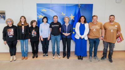 Von der Leyen promete a las víctimas de la dana "apoyar la recuperación" y defiende que la "tragedia" debe servir de guía