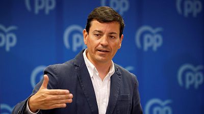 Bayo no entrega los avales "en tiempo y forma" para las primarias del PP y deja a Feijóo como único candidato