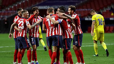 El Atlético castiga con dureza los errores del Cádiz