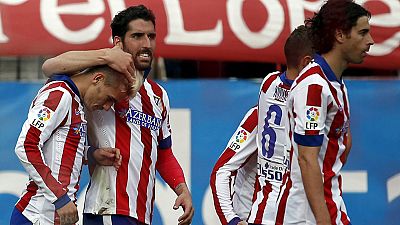 El Atlético de Madrid ha goleado al Elche con dos goles del enrachado Griezmann y uno de Raúl García.