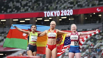 Adiaratou Iglesias remonta hasta el oro en la final de 100 metros y Deliber Rodríguez roza el podio en los 400m