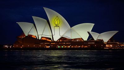 Australia rinde homenaje a las víctimas del atentado de Sídney con velas y un minuto de silencio Australia rinde homenaje a las víctimas del atentado de Sídney con velas y un minuto de silencio