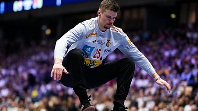 Un colosal Sergey Hernández lidera la venganza de España sobre Austria para avanzar en el Europeo de balonmano