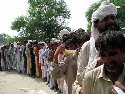 La crecida del río Indo sigue inundando localidades del sur de Pakistán