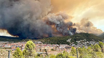 L'incendi al Bages crema 1.600 hectàrees: deixa 200 evacuats i més de 4.500 persones confinades L'incendi al Bages crema 1.600 hectàrees: deixa 200 evacuats i més de 4.500 persones confinades