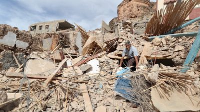 La ayuda llega con cuentagotas tras el terremoto: "Necesitamos más tiendas de campaña y suministros"