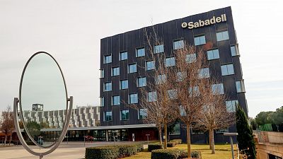 Banco Sabadell regresará a Cataluña siete años después y en plena opa del BBVA